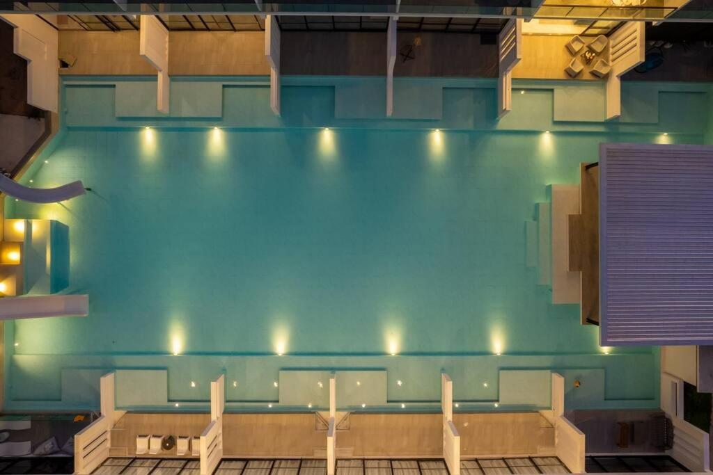 Unique Pool Slide Access Townhouse *